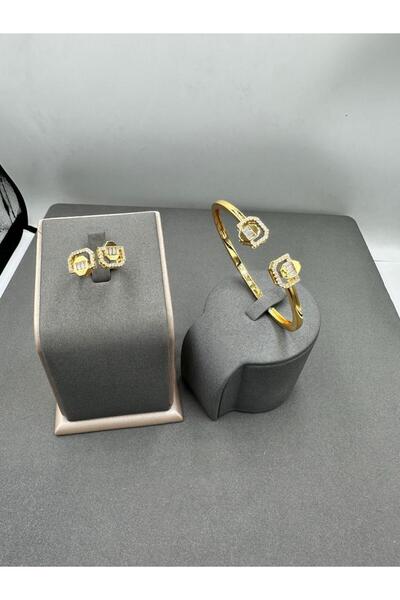 Treasures A jewelry set consisting of a bracelet and a ring