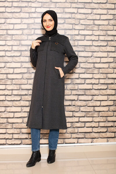 İbrahim Burak Etiler Collection قبعة حجاب أنثراسايت مع قطعة كتف