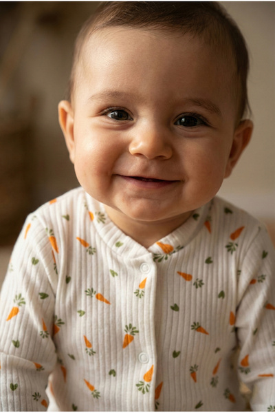 Noone Carrot and Heart Patterned Ribbed Cotton Snap-Fit Baby Romper Pajamas