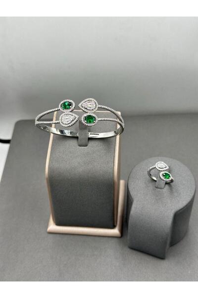 Treasures مجموعة مجوهرات تتكون من سوار وخاتم