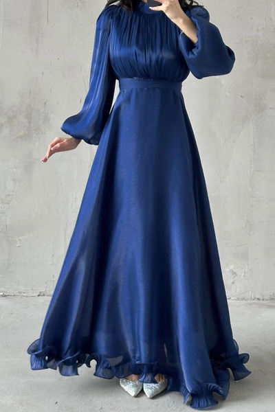 Tesettür Diyarı فستان سهرة من قماش جانجان مزين بستة كشكشات - أزرق داكن