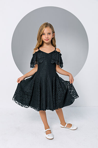 incity فستان أسود مكشوف الأكتاف من الدانتيل للفتيات - الموسم الجديد