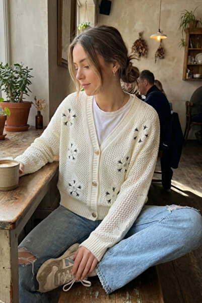 AYMELEK Women's Floral Embroidered V-Neck Textured Knitwear Cardigan