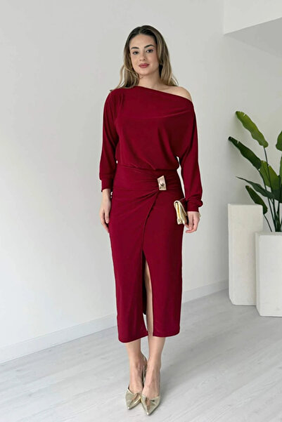 MARTYZ Kayık Yaka Slit Midi Dress with Gold Accessories