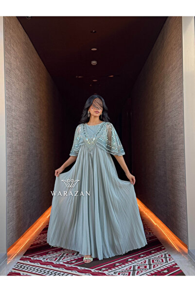 Warazan Evening dress with pleats and a cut at the chest (without a belt)