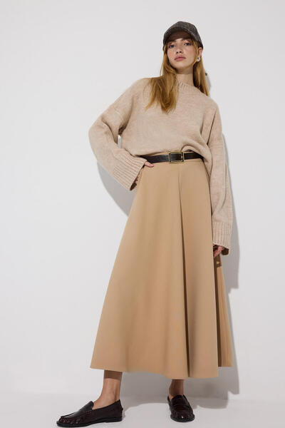 Touché Privé A-Cut Woven Skirt with Pockets