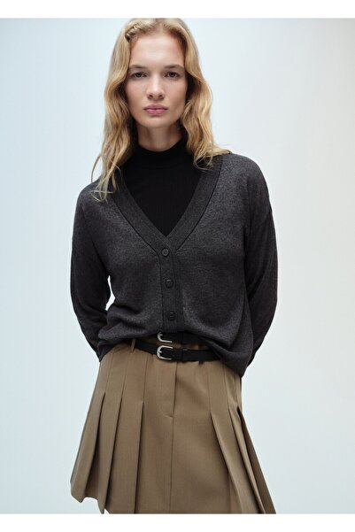 MANGO Woman Strickjacke mit V-Ausschnitt