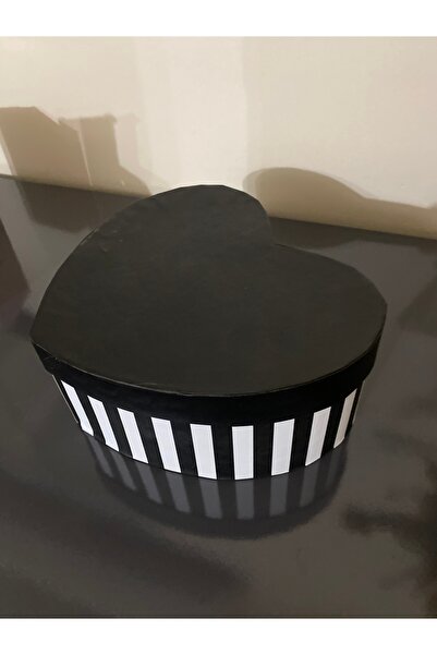 Hediye Kutusu kalpli siyah