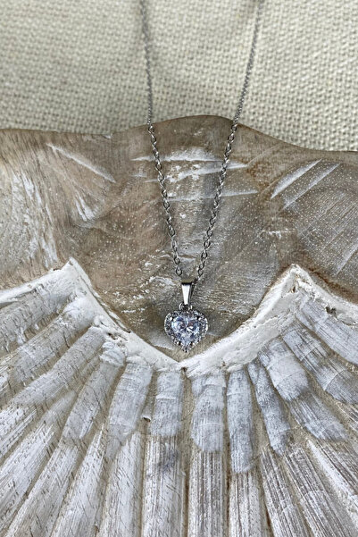 Brethils قلادة على شكل قلب من Pndra مخصصة لعيد الحب مع حجر الزركون وأوراق الو...