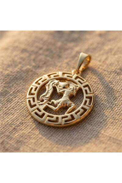 Zeino Kova Burcu Antik Desenli Kolye Ucu - 14k Altın Rengi Kaplama, 2,5 cm çap