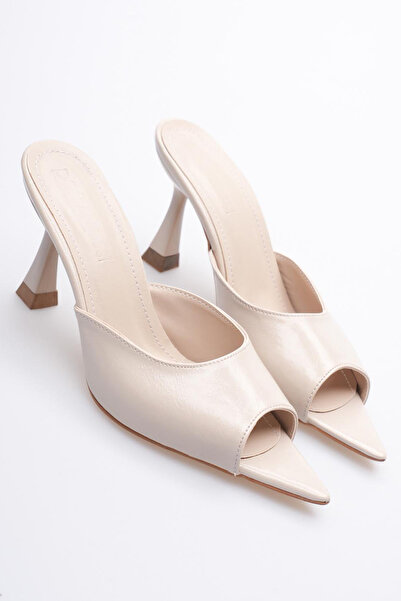 AleWomen Beige Matte Patent Leather 9 cm Heel Groya Pointed Toe Women's Slippers