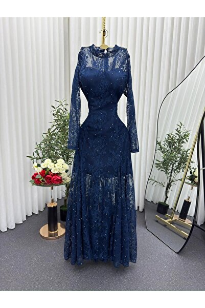 alweshah alahmar Eid morning dress