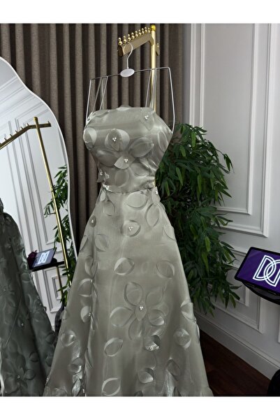 AMAZ Dress with roses