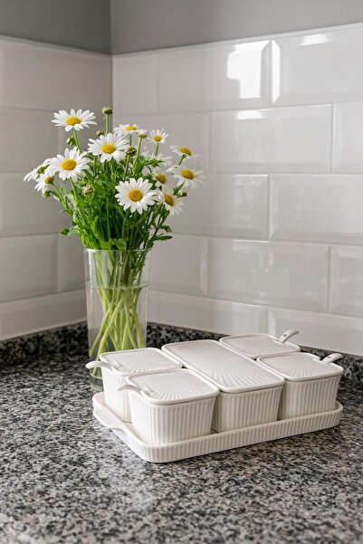 ozbience Şık ve kullanışlı porselen tepsili 5'li kahvaltı seti, günlük keyfin...