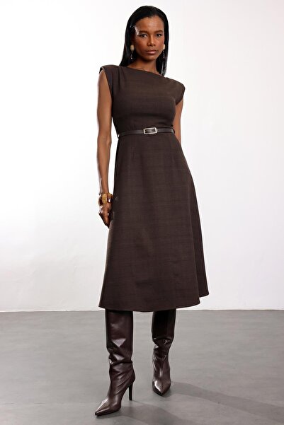 5in1Canpolat Brown Belted Plaid Midi Dress