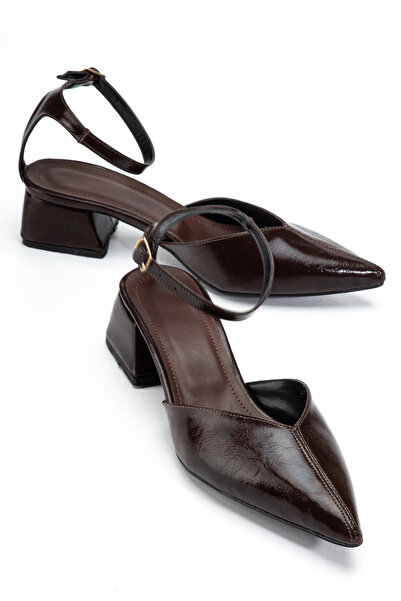 bakacstore Pantofi de damă maro din piele lacuită încrețită, cu vârf ascuțit ...