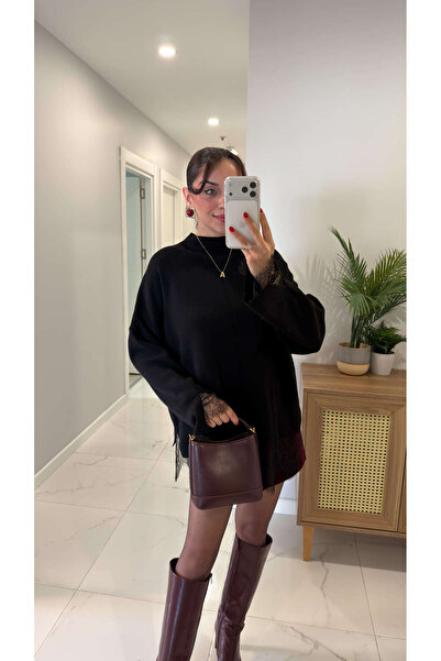 BİRCANÇİL Tricotaj negru Neyos cu detaliu din dantelă la tivul fustei