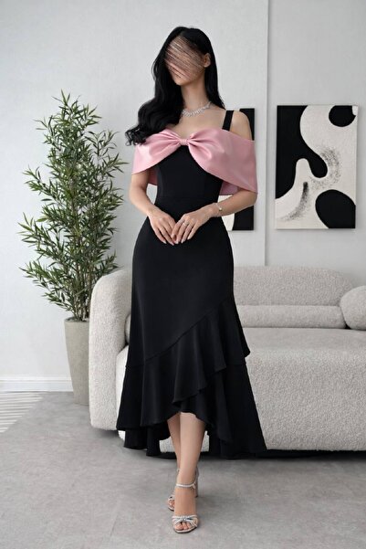 MILANORA Black evening dress with a pink bow