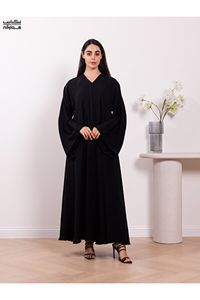 Nikias Classic plain Nida abaya with full front button closure