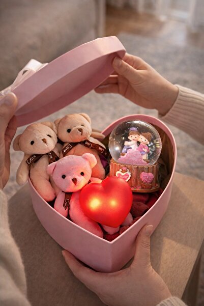 BiTon Toptan Kalp Kutulu 3 Mini Ayıcıklı Işıklı Kalpli Kar Küresi Hediye Seti...