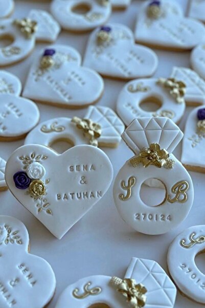 Miranın Hobileri Kişiye Özel Nişan Kurabiyesi (20’li Set) | 10 Kalp & 10 Yüzü...