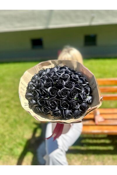 Buchetezie Buchet Cadou Femei Buchet Black Velvet cu Trandafiri de Săpun