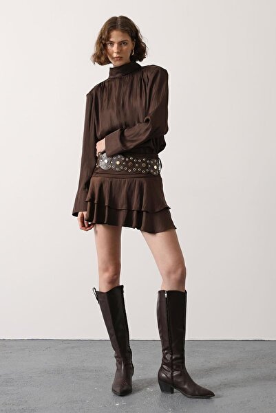 Trend Alaçatı Stili Women's brown belt detailed satin mini skirt alc-x15206