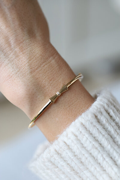 Yenigün Kuyumculuk 14 Ayar Altın Zarif Taşlı Tokalı Kelepçe KLP54917