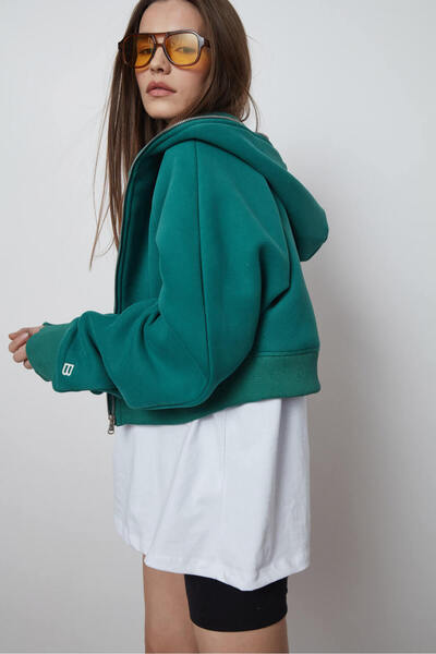 Beyyoglu Crop Hoodie