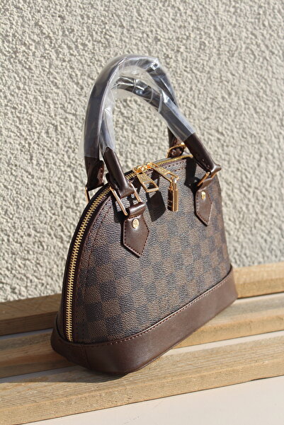 Yama Yagi حقيبة نسائية بنمط الشطرنج مبطنة باللون الأحمر موديل D (27x18)