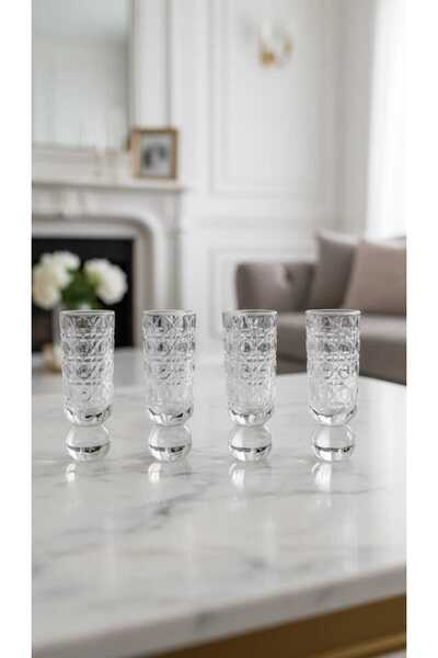 Generic A set of serving glasses with a stylish and modern design