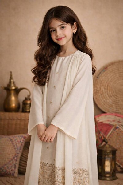 La reina petite Popular jalabiya for the awkward age and veiled women from La...