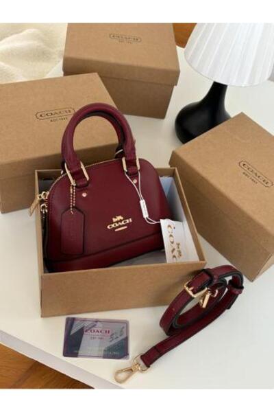 Generic High-quality handbag and shoulder bag with accessories