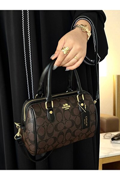 GENERAL حقيبة كتف نسائية مع ملحقاتها