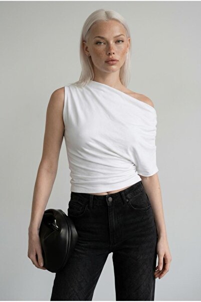Madmext Бяла елегантна дамска блуза с едно рамо и модерен крой MG2669