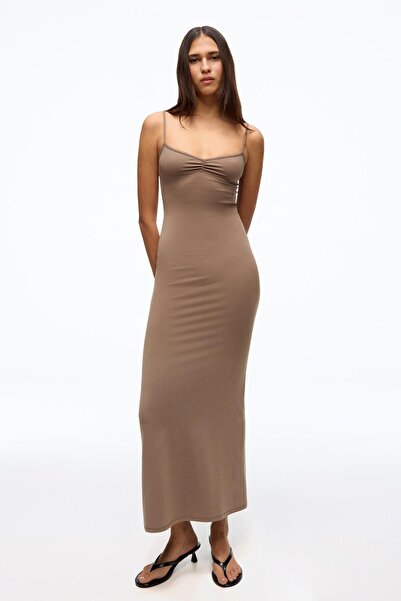 Bershka Büzgülü askılı midi elbise