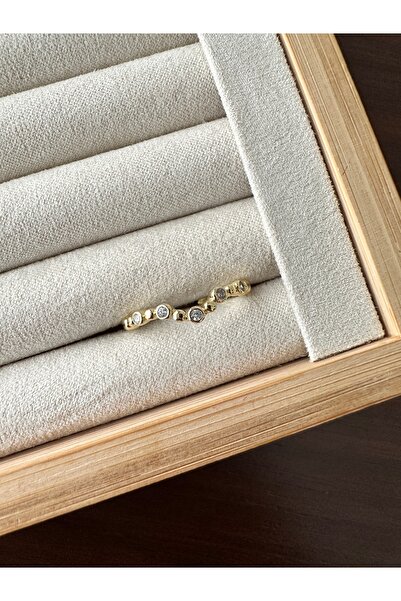 ringbox خاتم ذهبي مرصع بالأحجار