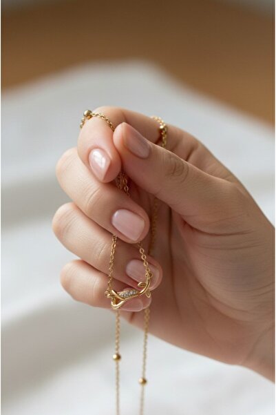 Pisidesa سلسلة أنتيك جولد روز - قلادة بتصميم خاص مطلية بالذهب مع زخرفة على شك...