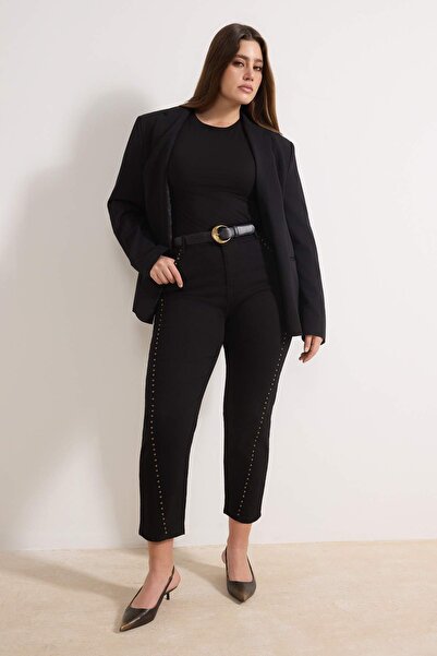 Trendyol Curve Μαύρο ψηλόμεσο τζιν με λεπτομέρεια μεγάλου μεγέθους Mom Jeans ...