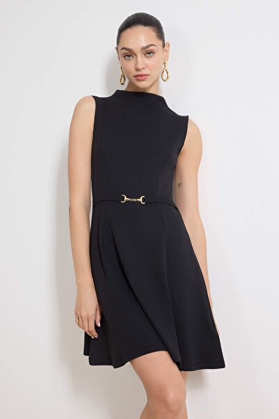Trendyol Collection Rochie neagră cu deschidere în talie guler ridicat fără m...