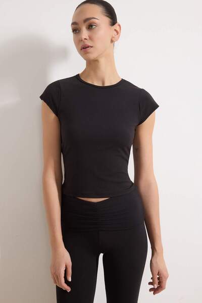 Trendyol Collection Black Brushed Scuba Fitted T-Shirt Thmss26Ts00004