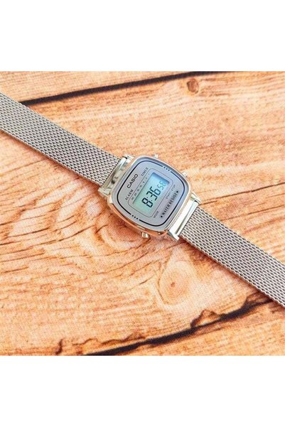 Casio La670wem-7df Dijital Retro Kadın Kol Saati