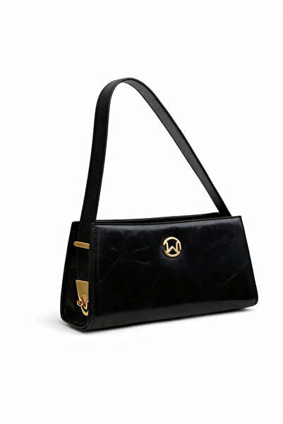 ZERVA QUEEN حقيبة كتف سوداء مع تفاصيل ذهبية