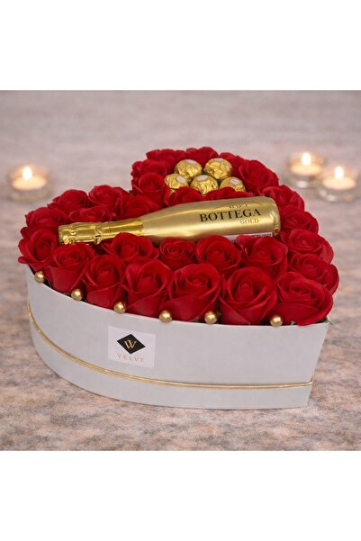 velve Aranjament floral Opulence, trandafiri de sapun rosu deschis,Prosecco B...