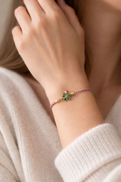 IRILIS Βραχιόλι Martisor, 1η Μαρτίου, σχέδιο τυχηρού τριφυλλιού, πλεγμένο λευ...