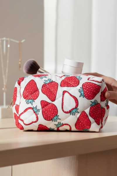 Bestway ve Diğeri Çilek desenli makyaj kozmetik seyahat sağlık kapitoneli çanta