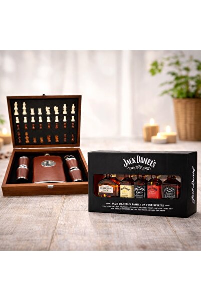 velve Set GivesDrink's pentru barbati piese pentru sah,plosca.4 pahare imbrac...