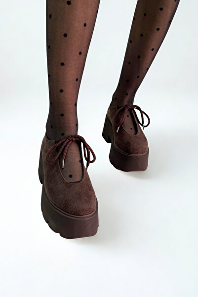 inizio حذاء لوفر نسائي من جلد الغزال البني P9067