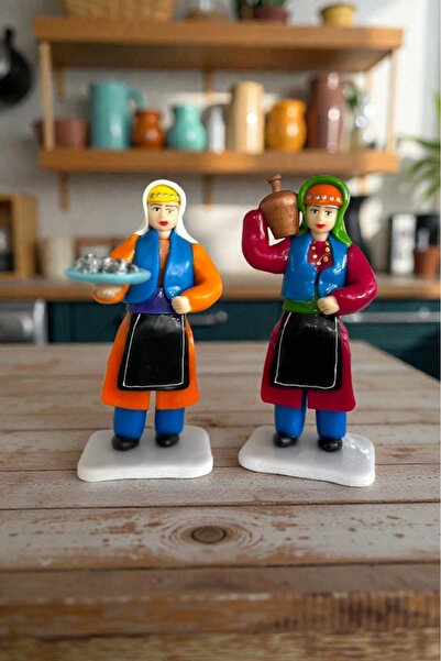 Home El Yapımı Minyatür Desti ve Kahve Taşıyan Kadın Biblo Seti – Köy Hayatı ...