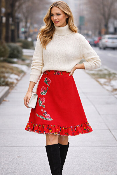 Tosbikotantik Kişiye Özel Tasarım Kanaviçe İşlemeli Pazen Kırmızı Midi Etek